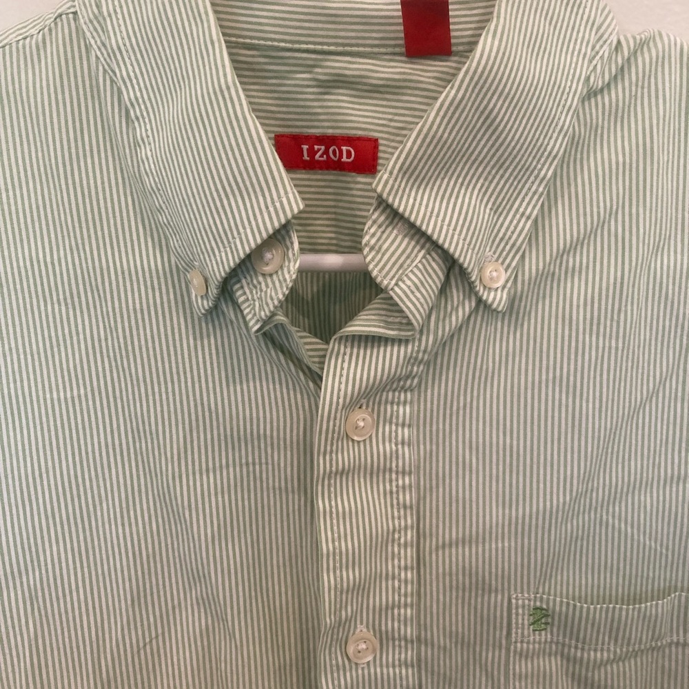 Izod men’s long sleeve button down shirt.